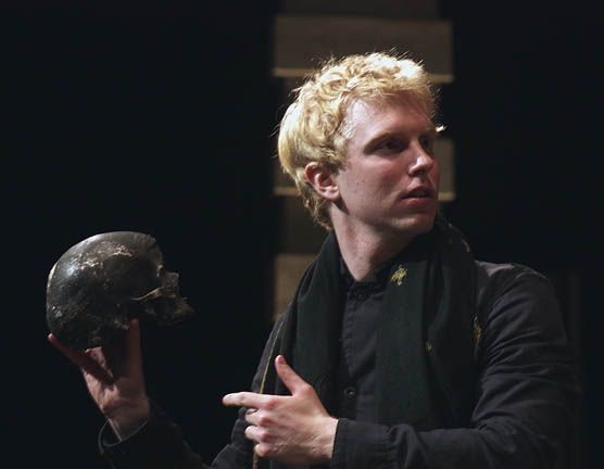 File:2012 Hamlet Shakespeare'sGlobe.jpg