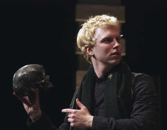 Hamlet (Shakespeare's Globe, 2012) - Folgerpedia